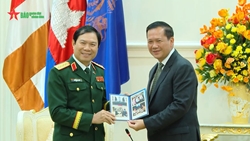 Defense Leader Pays Courtesy Calls on Cambodian Key Figures